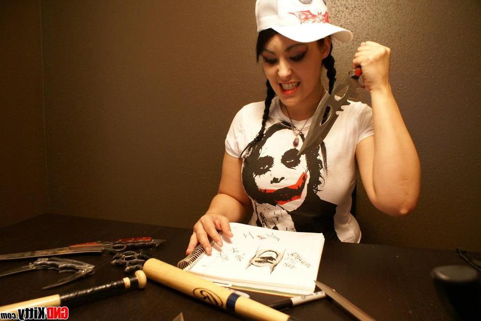 14P Pictures of GND Kitty getting evil with her boobs