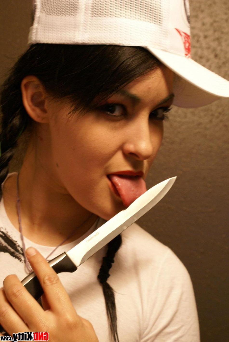 14P Pictures of GND Kitty getting evil with her boobs