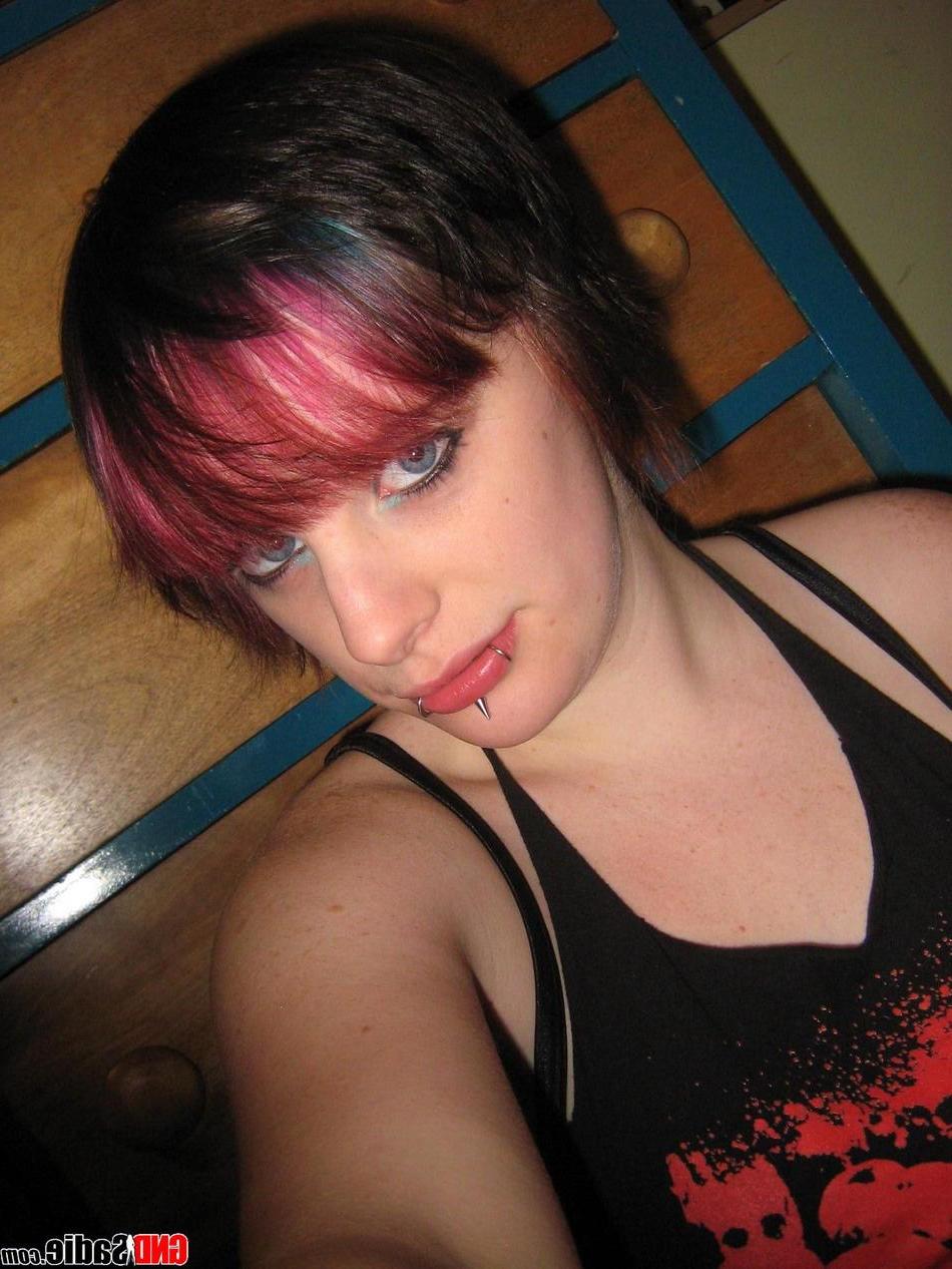 16P Pictures of teen amateur GND Sadie teasing at home