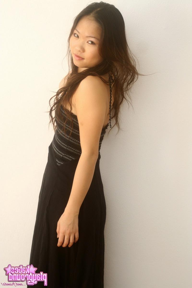 19P Asian model Grace teases in her black dress and heels
