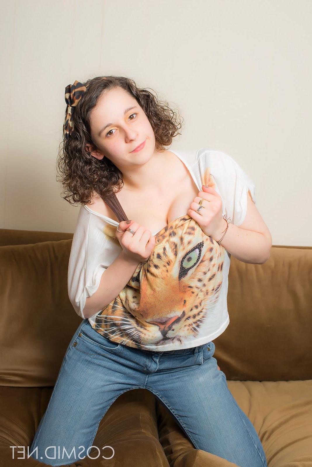 16P Busty brunette hottie Hanna Bollie exposes her perfect rack on the couch
