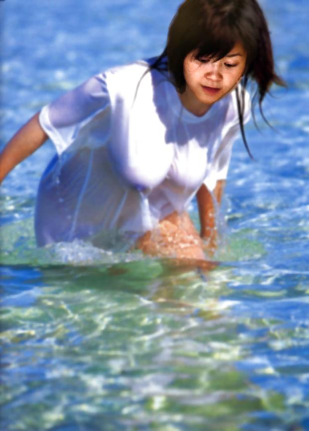13P Asian babes taking bath & showering