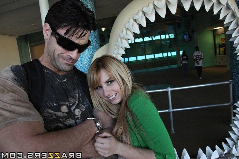 15P Foxy pornstar Lexi Belle gets her trimmed pussy nailed hard