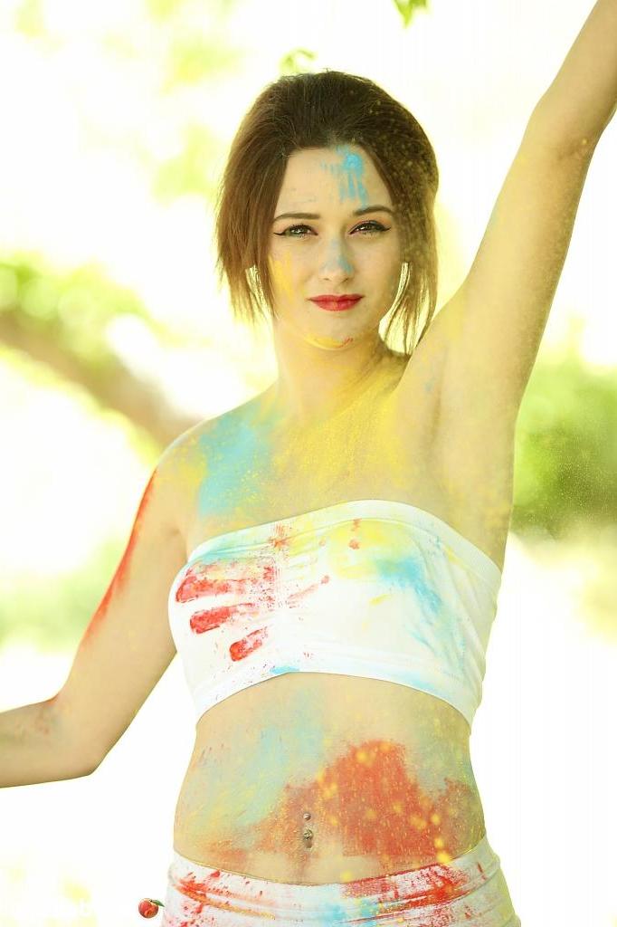 15P Redhead teen Hayden Ryan is all full of colour