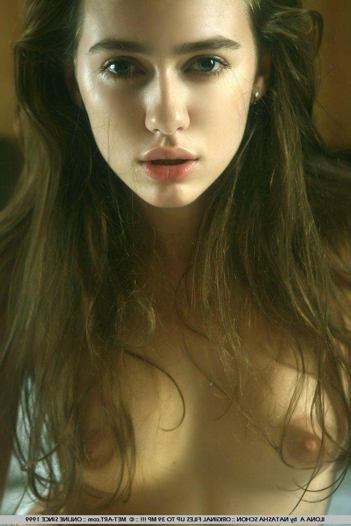 16P Bilder von Ilona A, die im Bett auf dich wartet