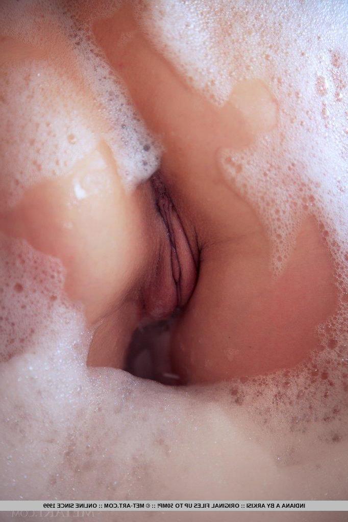 18P Pictures of hot redhead teen Indiana A getting all wet for you