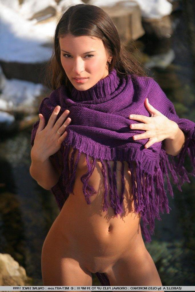 19P Pictures of Izabelle A