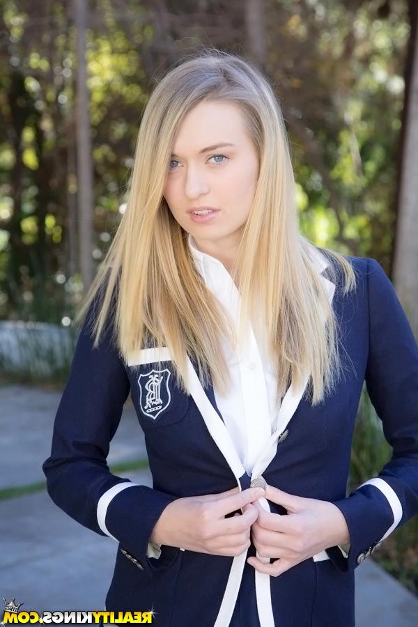 16P Teenage blonde with big bosoms Natalia Starr posing barely clothed
