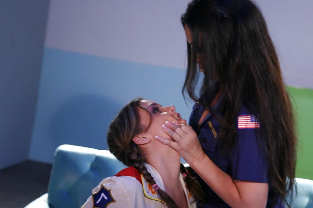 16P Naughty lesbians Natasha Nice & Kayme Kai enjoy foodplay action