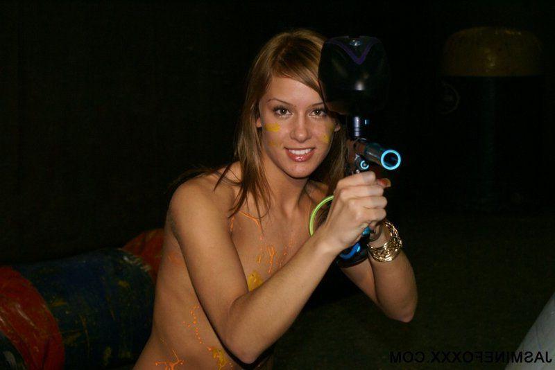 15P Pictures of teen Jasmine Foxxx showing how naughty she is