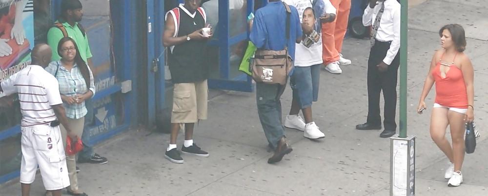 24P Harlem Girls in the Heat 114 - New York Cleavage Braless