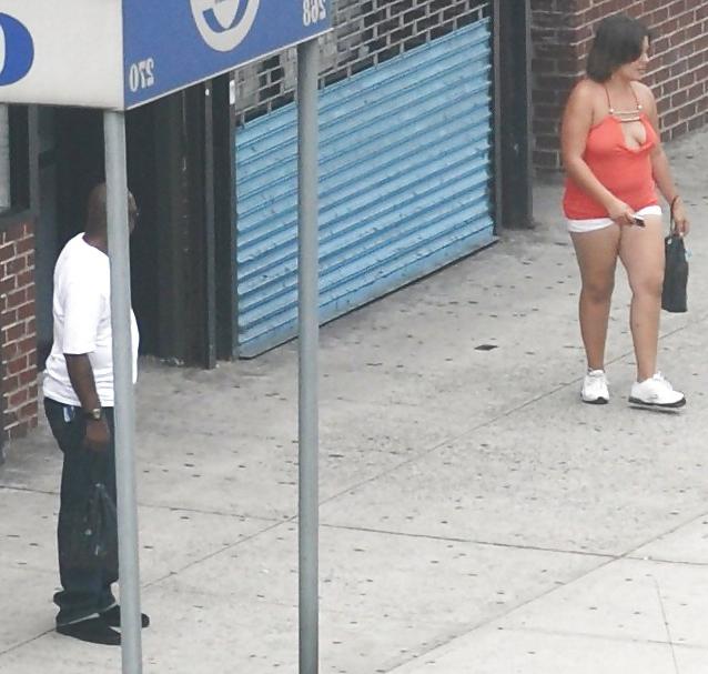 24P Harlem Girls in the Heat 114 - New York Cleavage Braless