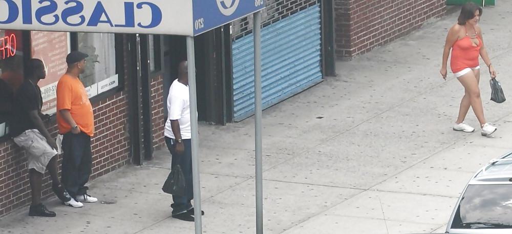 24P Harlem Girls in the Heat 114 - New York Cleavage Braless