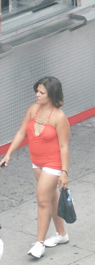 24P Harlem Girls in the Heat 114 - New York Cleavage Braless
