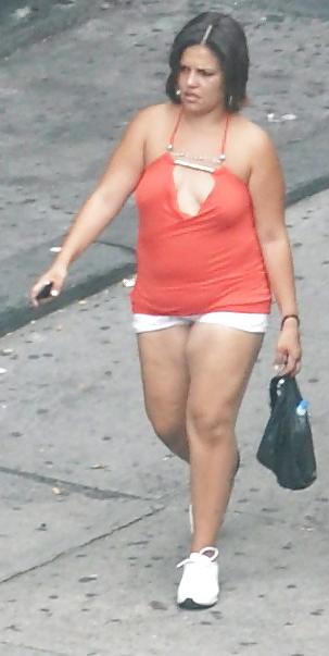 24P Harlem Girls in the Heat 114 - New York Cleavage Braless