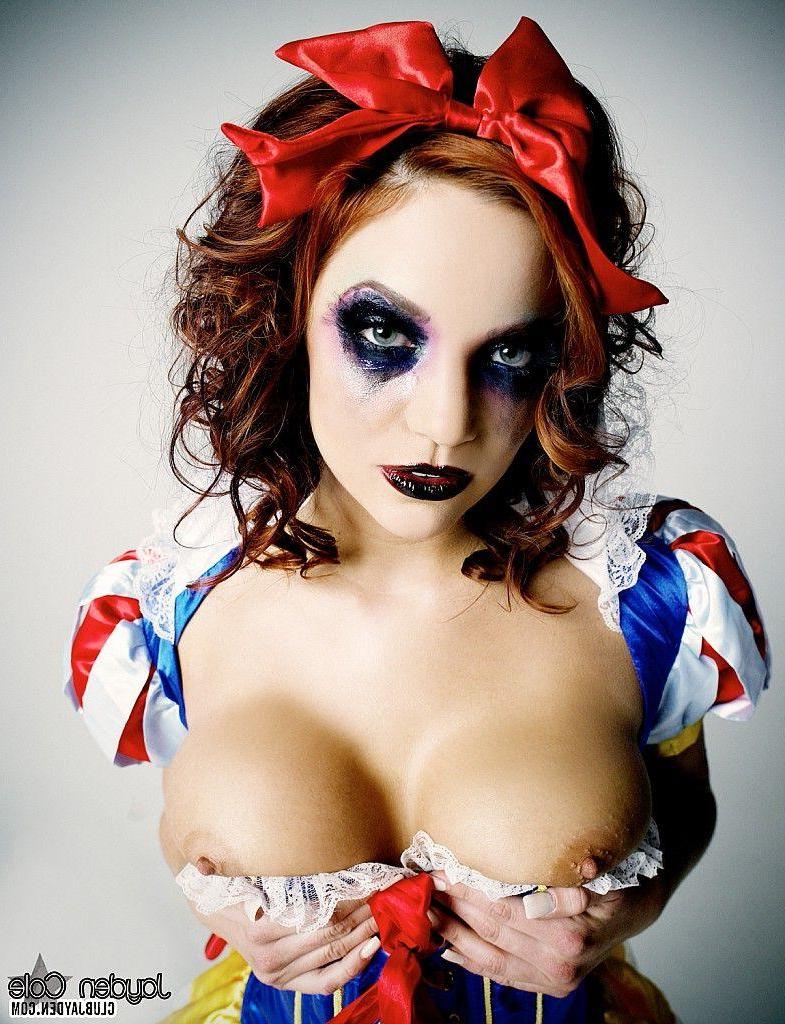 15P Bilder von Jayden Cole als Gothic-Schneewittchen verkleidet