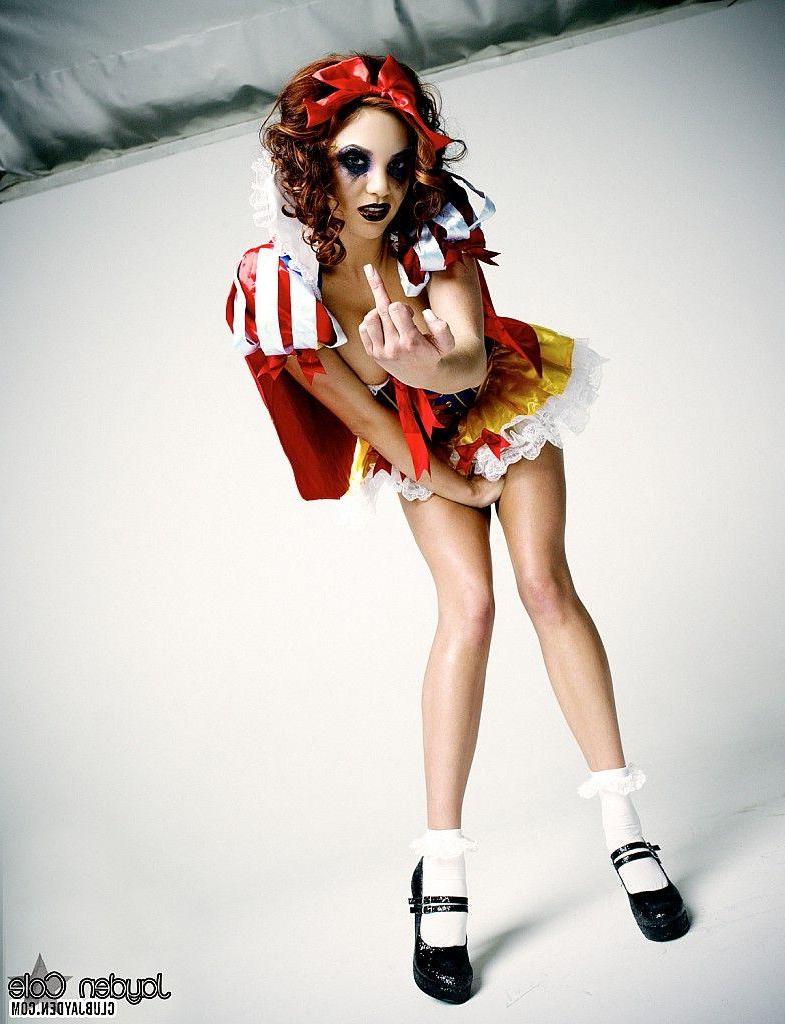 15P Bilder von Jayden Cole als Gothic-Schneewittchen verkleidet