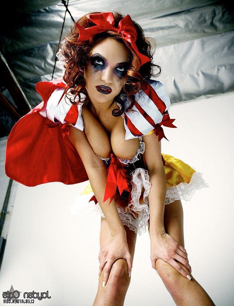 15P Bilder von Jayden Cole als Gothic-Schneewittchen verkleidet
