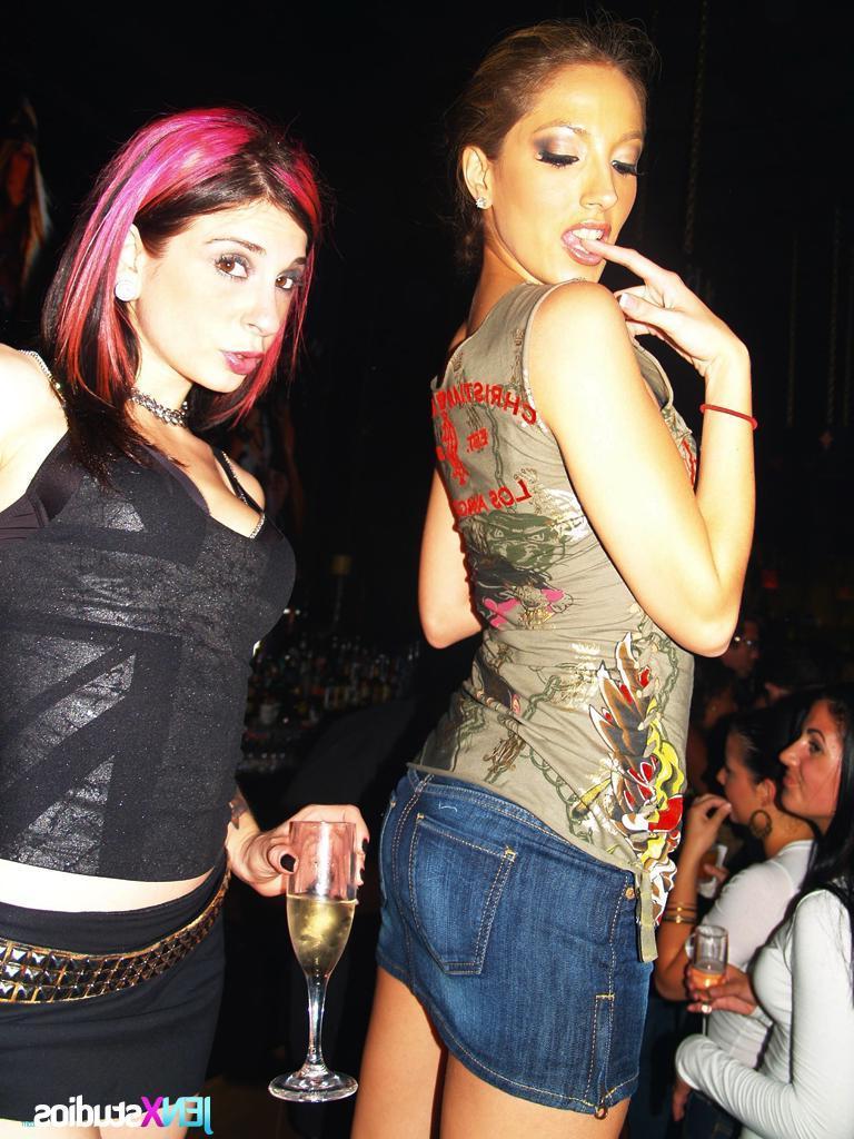 15P Jenna Haze has some fun out and about
