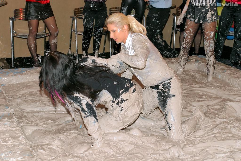 16P Fetish lady Rihanna Samuel is into messy catfught with her friend