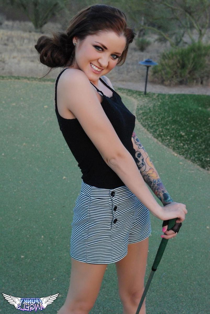 12P Perfect perky tease Jeska Vardinski gets naked out on the golf course