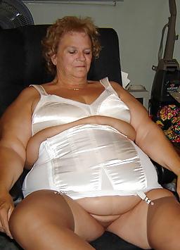 24P Horny mature BBW ladies