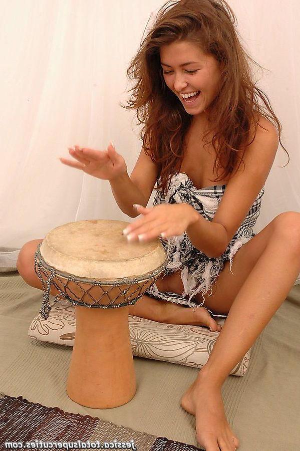 20P Pictures of teen cutie Jessica getting naughty with a bongo drum