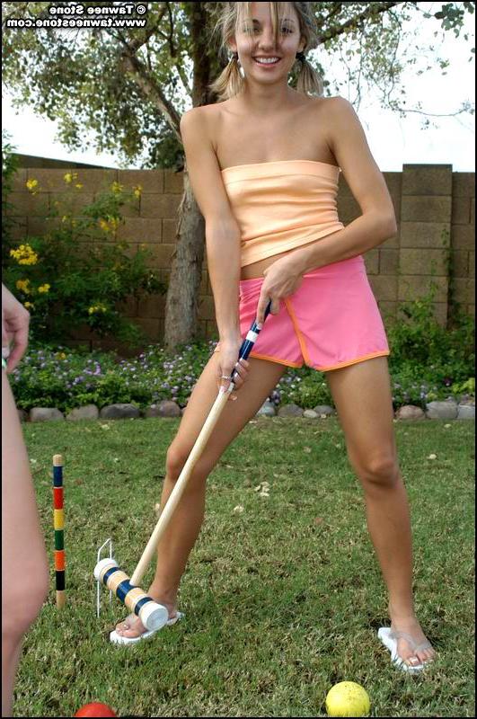 20P Pictures of Tawnee Stone playing mini golf with Jordan Capri