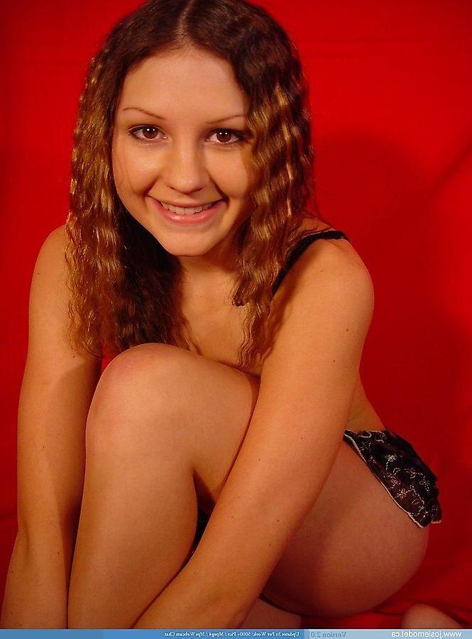 20P Pictures of Josie Model showing how gorgeous she is