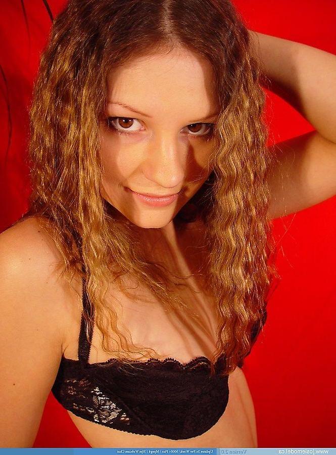 20P Pictures of Josie Model showing how gorgeous she is