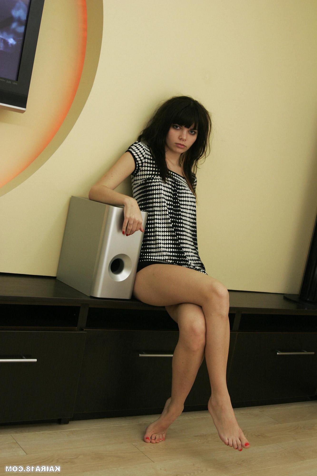 20P Pictures of Kaira 18 totally naked and ready for you