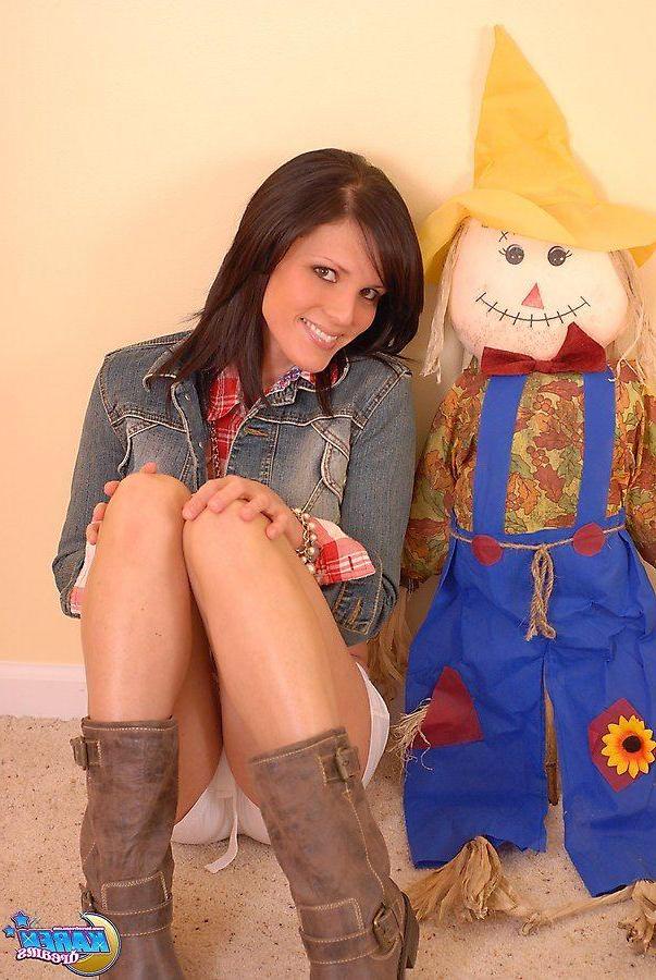 20P Pictures of Karen Dreams being a naughty farmer chick