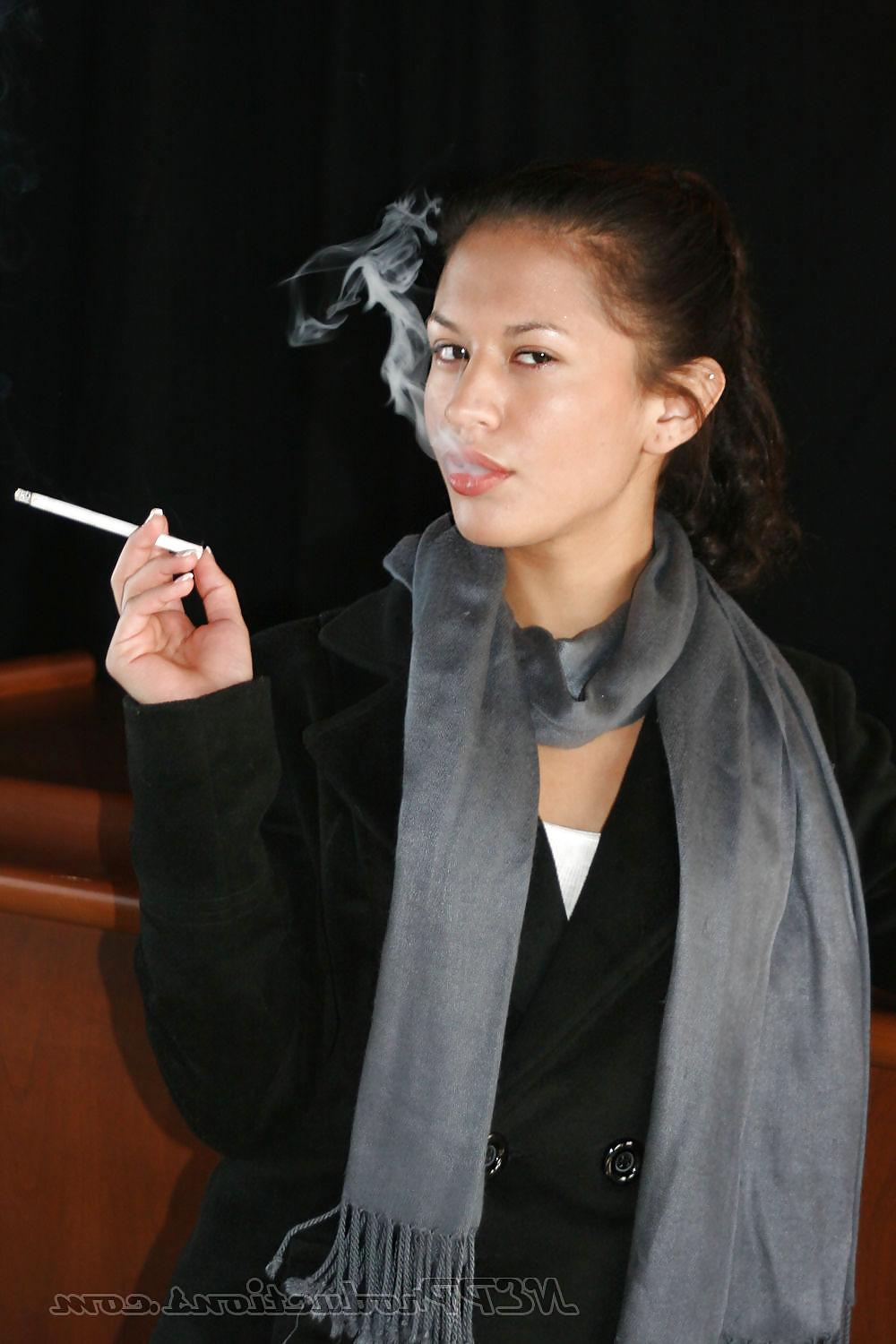19P Ariana Fox - Smoking Fetish at Dragginladies