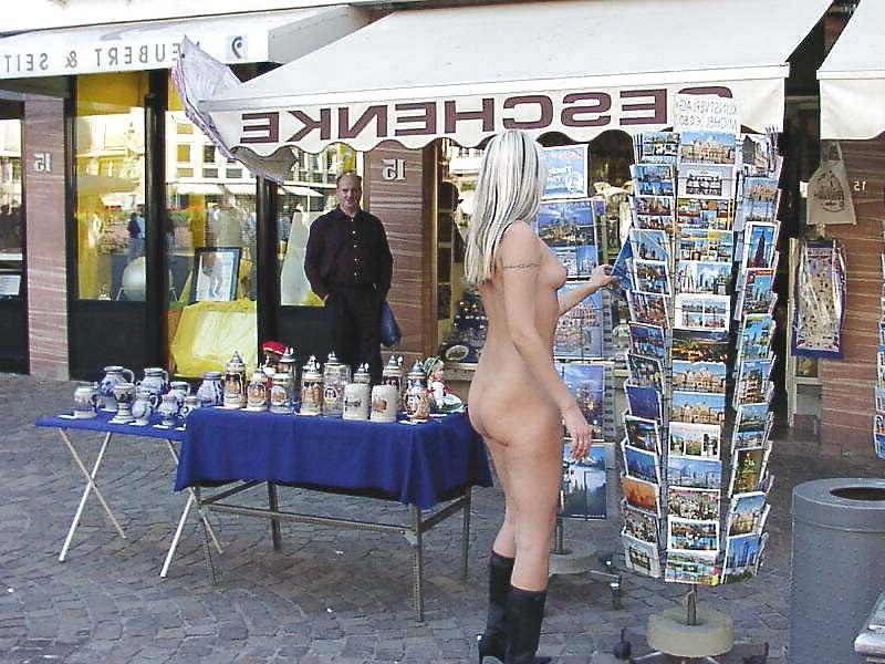 16P Sabrina Nude in Public