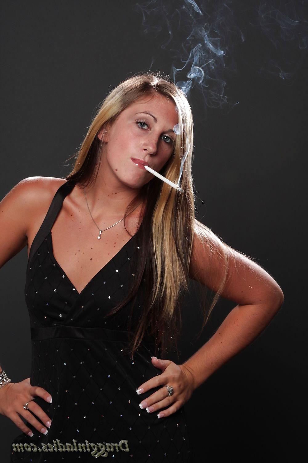 25P Alexis Morgan - Smoking Fetish at Dragginladies