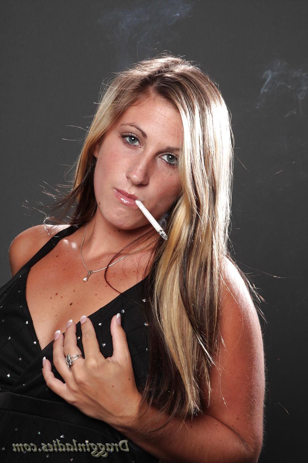 25P Alexis Morgan - Smoking Fetish at Dragginladies