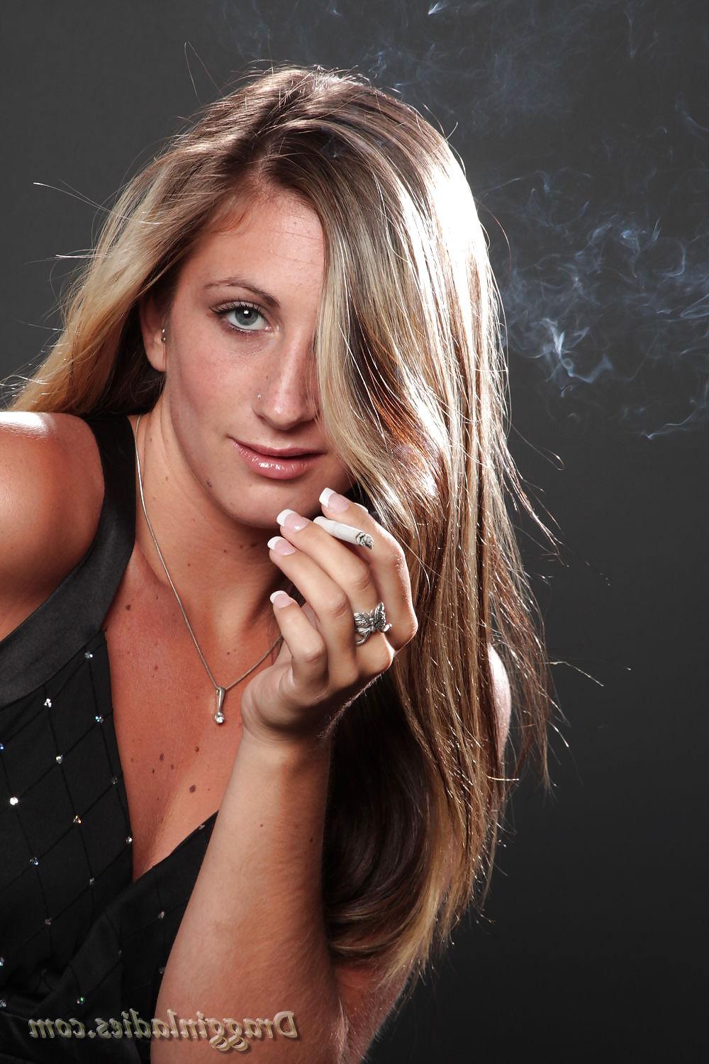 25P Alexis Morgan - Smoking Fetish at Dragginladies