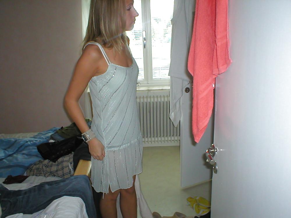 25P Sexy Blonde In The Shower And Fucks Her BF