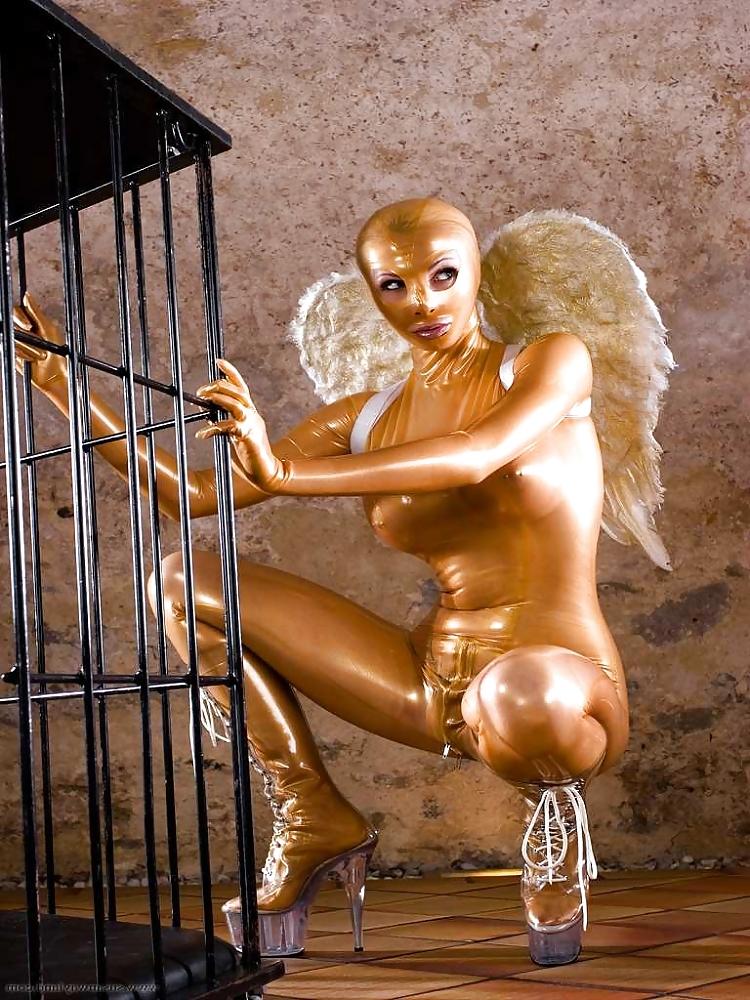 12P Ana Isabel - golden angel