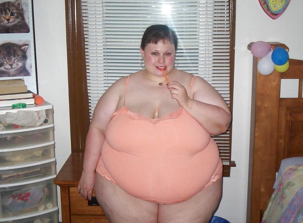 25P KICKASS AMATURE BBW GALLERY
