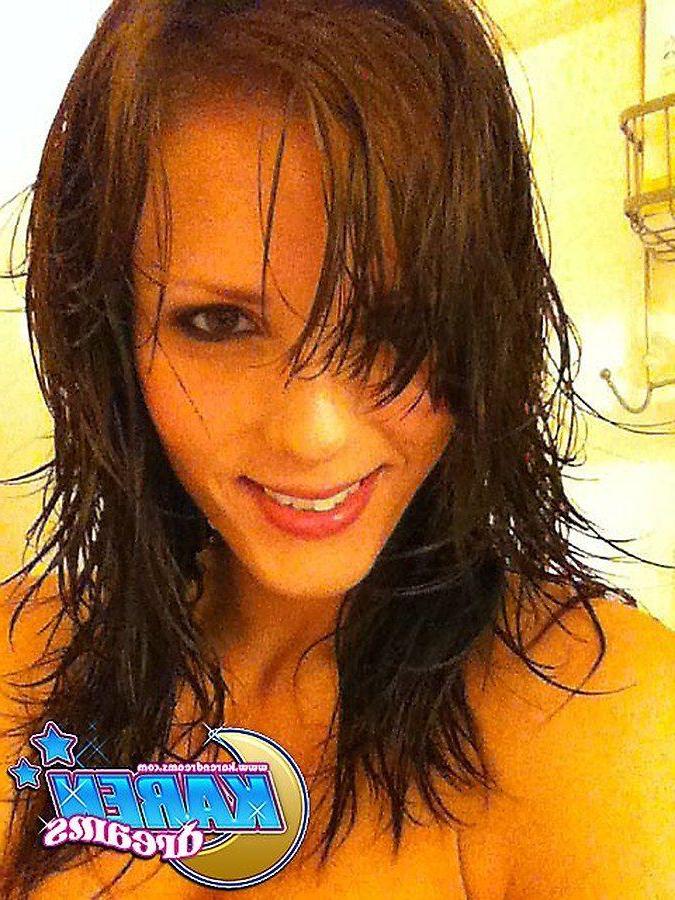 20P Pictures of teen cutie Karen Dreams getting all wet in the shower