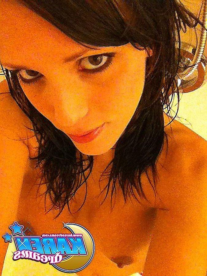 20P Pictures of teen cutie Karen Dreams getting all wet in the shower