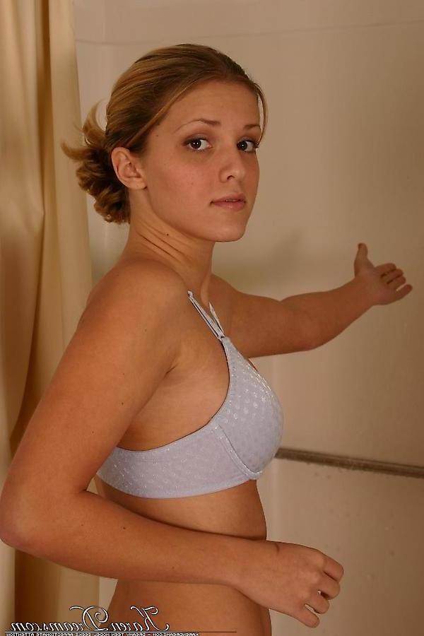 20P Pictures of teen hottie Karen Dreams getting all wet for you
