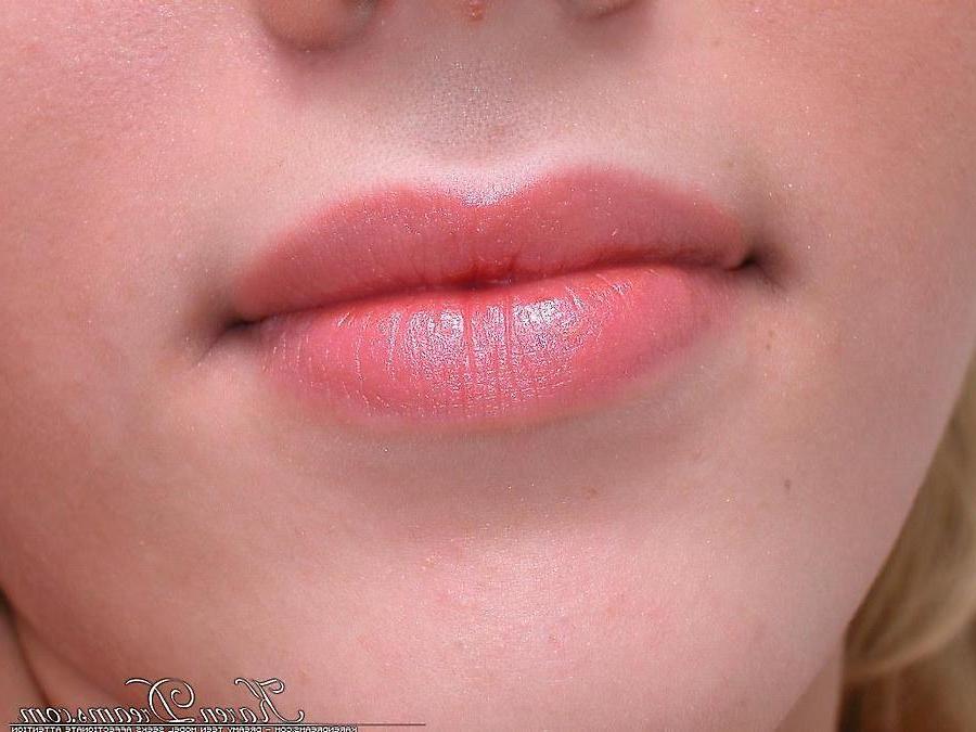 20P Pictures of teen cutie Karen Dreams being naughty in bed
