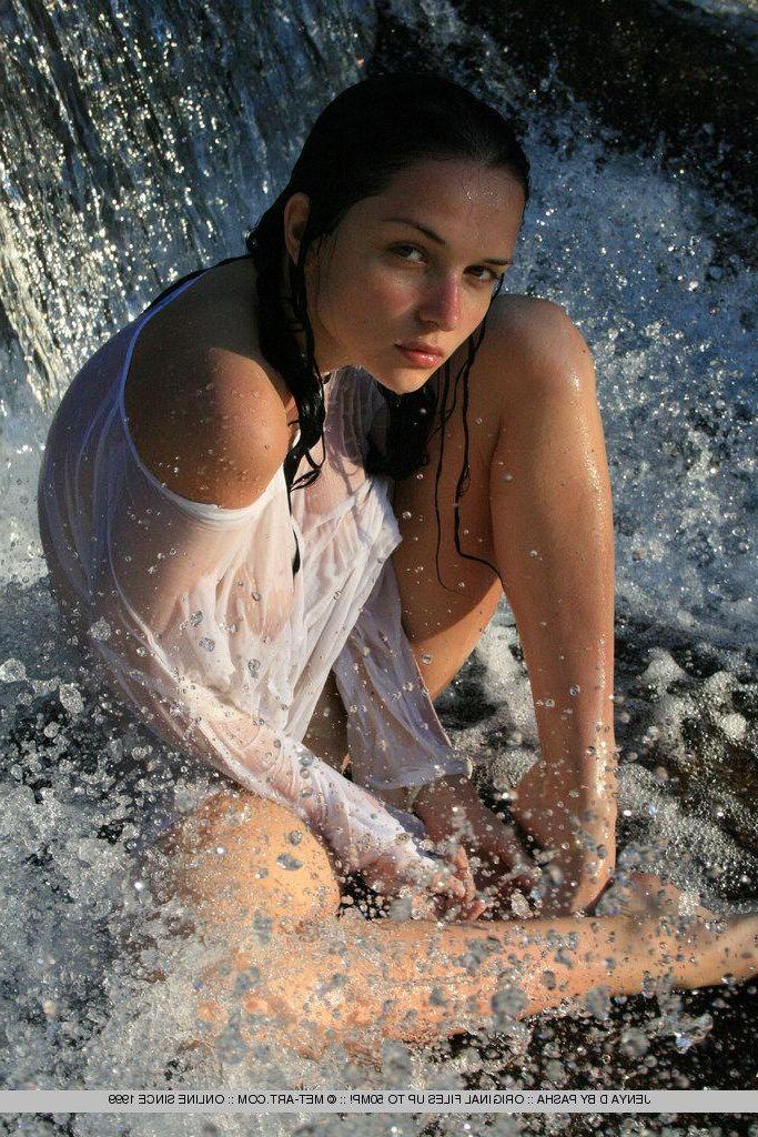 12P Pictures of Jenya D getting all wet outside