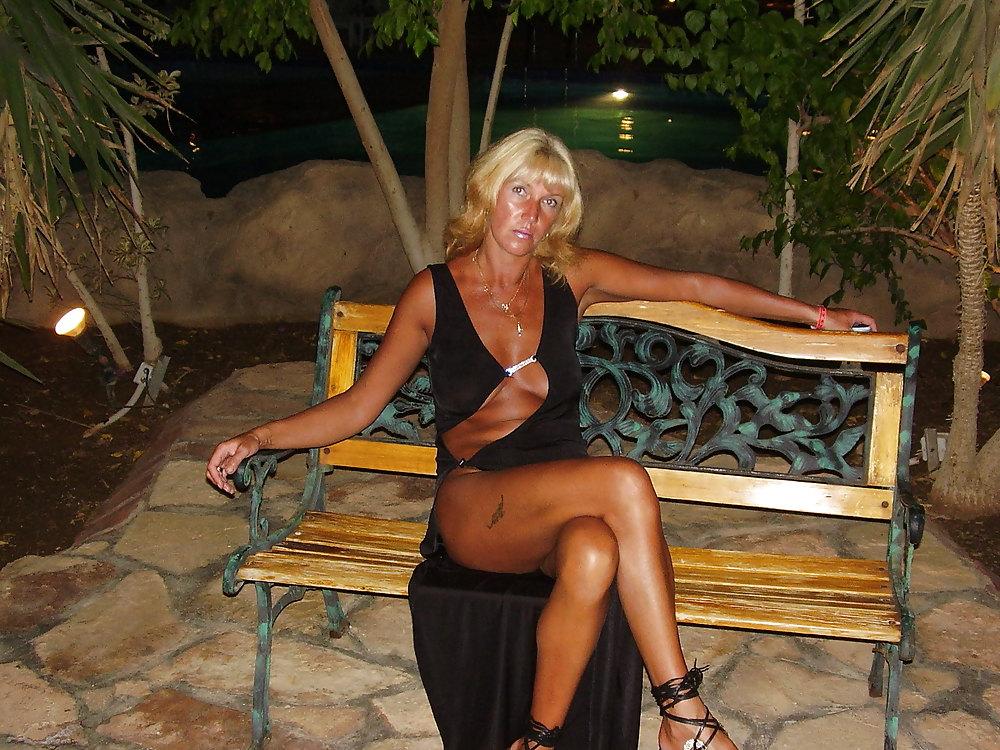 20P Without knickers in public 