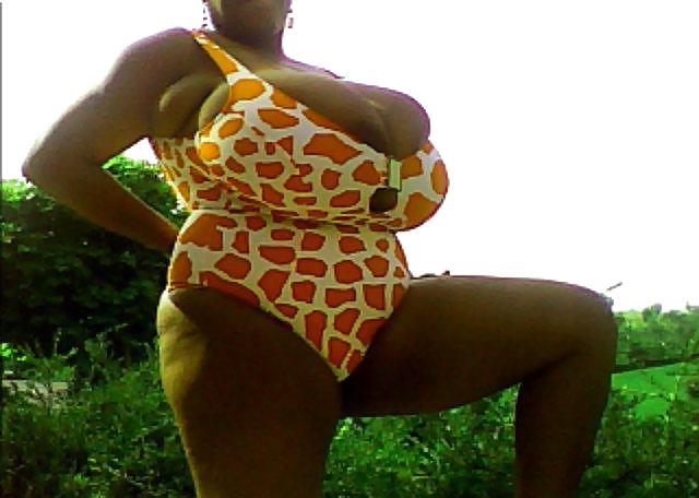 15P BBW Pornostar webcam 10