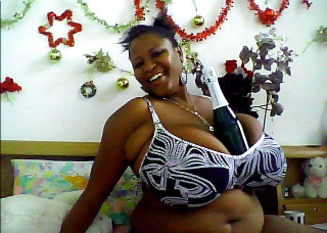 15P BBW Pornostar webcam 7