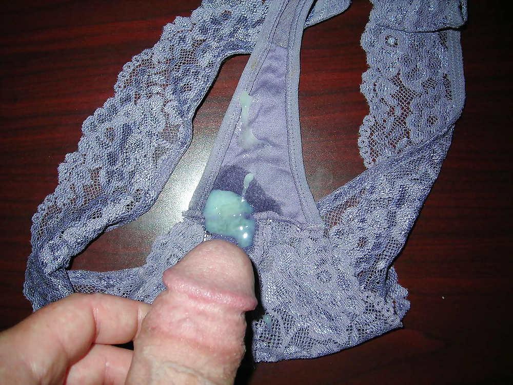 10P Cumshot on purple panties!