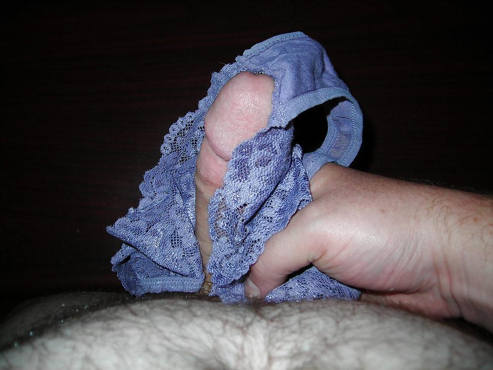 10P Cumshot on purple panties!